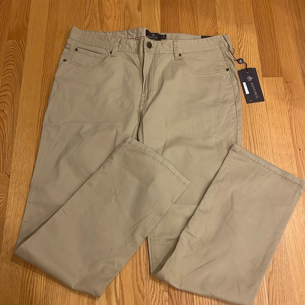 NWT Men’s Rainforest comfort stretch 5 pocket pants in tan. 36 waist 32 inseam.